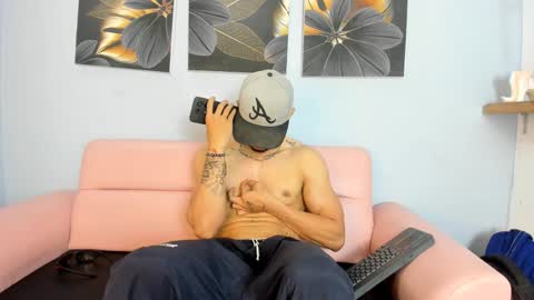 max_jowel online show from December 5, 4:01 am