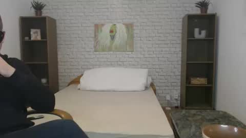 Max  Aliya online show from February 5, 10:30 am