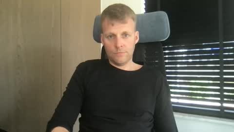 Max take off clothes online show from April 27, 12:14 pm