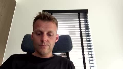 Max take off clothes online show from June 5, 11:37 am