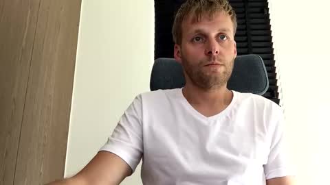 Max take off clothes online show from October 9, 10:54 am