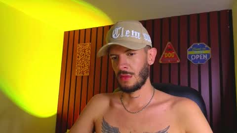 Max Taylor online show from October 22, 1:31 am