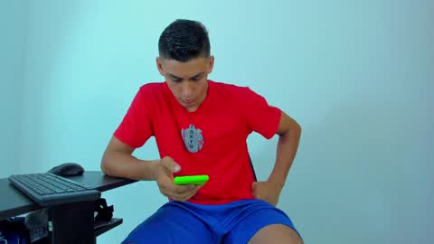 MAX     online show from June 7, 10:42 am
