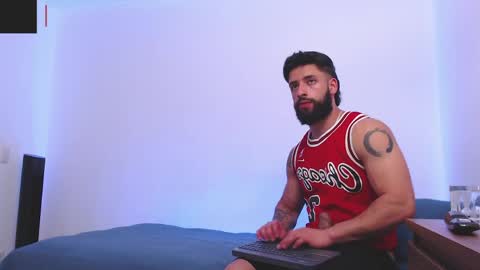 max_xl_ online show from April 7, 12:56 am