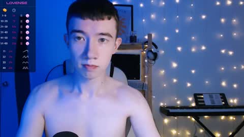 Max online show from December 12, 6:31 pm