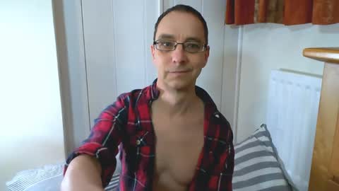 Max Davies online show from March 17, 11:26 am