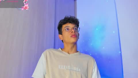 Max  online show from April 19, 3:07 am