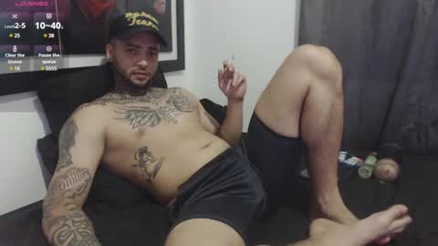 Snapshot of maxi_rogger chatting on February 26, 3:35 am maxi rogger online show from February 26, 3:35 am