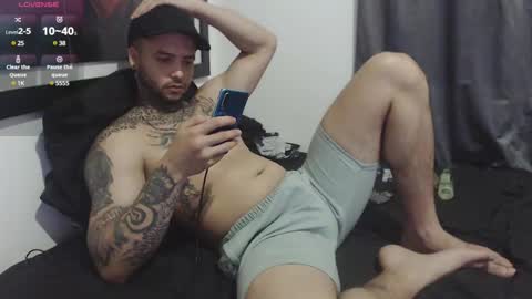 Snapshot of maxi_rogger chatting on February 25, 3:52 am maxi rogger online show from February 25, 3:52 am