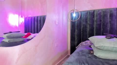 maxim online show from March 8, 6:21 am