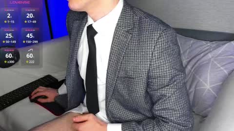 Max online show from January 4, 10:02 pm