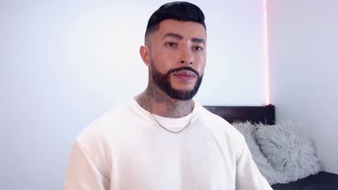 Independent Model online show from October 10, 4:40 am