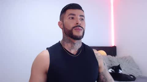 Independent Model online show from November 4, 3:41 am