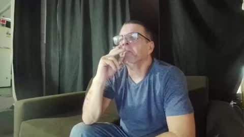 Max online show from February 25, 5:52 am