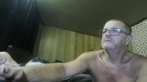 Max online show from February 5, 7:53 pm