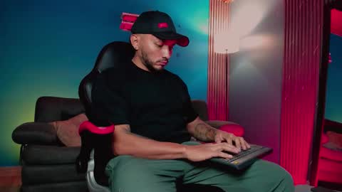 Maximus Clark online show from January 13, 2:19 am