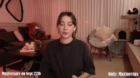 Maxine online show from September 26, 12:18 am