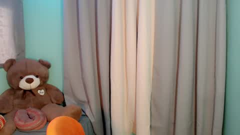 Maxine Sucks online show from July 22, 6:15 am