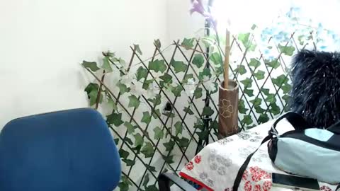 Snapshot of maxinesex_ chatting on February 5, 1:33 pm maxinesex_ online show from February 5, 1:33 pm