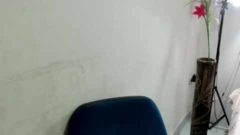 Snapshot of maxinesex_ chatting on March 7, 5:17 pm maxinesex_ online show from March 7, 5:17 pm
