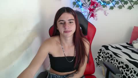 Snapshot of maxinesex_ chatting on September 20, 5:05 pm maxinesex_ online show from September 20, 5:05 pm