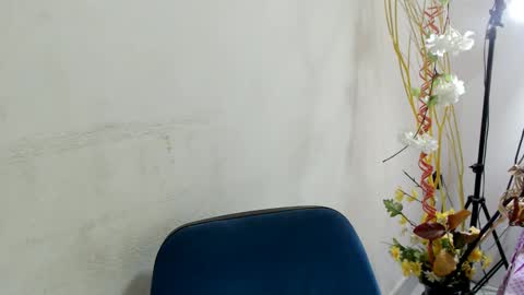 Snapshot of maxinesex_ chatting on February 18, 2:27 pm maxinesex_ online show from February 18, 2:27 pm