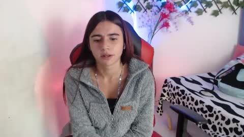 Snapshot of maxinesex_ chatting on September 18, 4:55 pm maxinesex_ online show from September 18, 4:55 pm