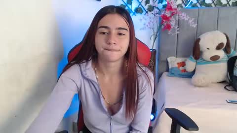 Snapshot of maxinesex_ chatting on September 22, 1:37 pm maxinesex_ online show from September 22, 1:37 pm