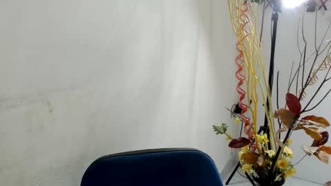 Snapshot of maxinesex_ chatting on March 12, 5:49 pm maxinesex_ online show from March 12, 5:49 pm