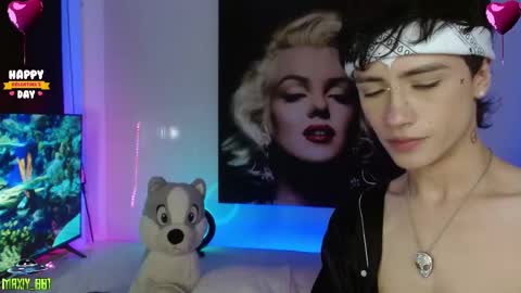 Snapshot of maxiy_001 chatting on February 5, 10:08 am Max online show from February 5, 10:08 am