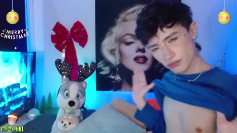 Snapshot of maxiy_001 chatting on December 9, 10:52 pm Max online show from December 9, 10:52 pm