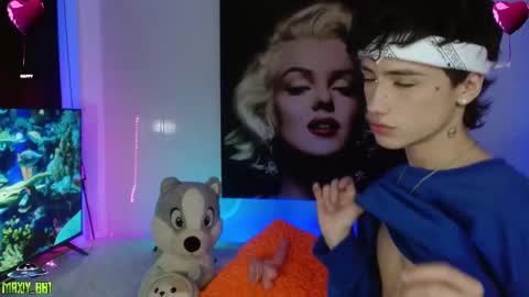 Snapshot of maxiy_001 chatting on February 5, 7:07 am Max online show from February 5, 7:07 am