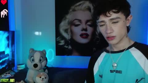 Snapshot of maxiy_001 chatting on January 10, 8:51 am Max online show from January 10, 8:51 am