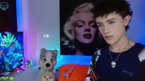 Snapshot of maxiy_001 chatting on February 23, 3:40 pm Max online show from February 23, 3:40 pm