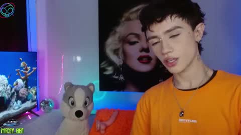 Snapshot of maxiy_001 chatting on March 10, 5:22 am Max online show from March 10, 5:22 am