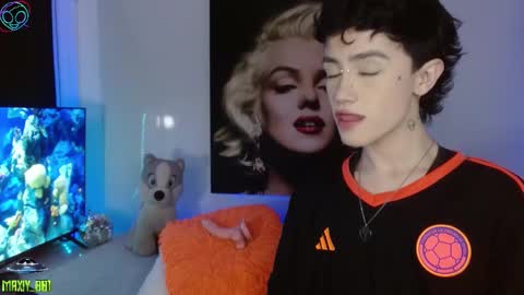Snapshot of maxiy_001 chatting on September 10, 4:13 am Max online show from September 10, 4:13 am