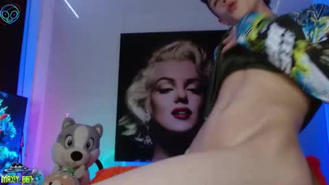 Snapshot of maxiy_001 chatting on February 26, 7:42 pm Max online show from February 26, 7:42 pm