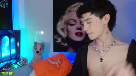 Snapshot of maxiy_001 chatting on September 12, 1:51 am Max online show from September 12, 1:51 am