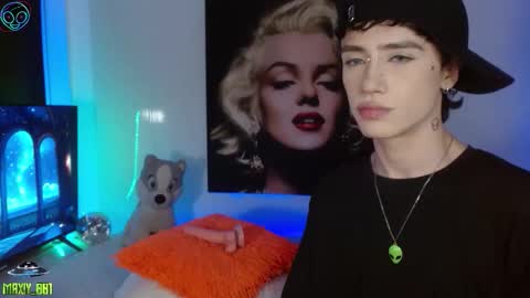 Snapshot of maxiy_001 chatting on September 20, 3:42 am Max online show from September 20, 3:42 am
