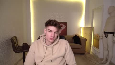 MaxKaiden online show from February 24, 5:33 am