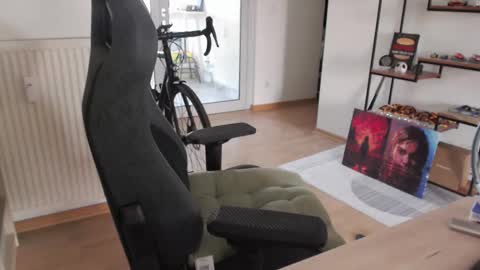 Max online show from January 11, 12:29 pm