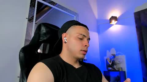 MAX online show from June 27, 10:05 pm