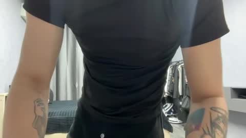 Max online show from April 18, 7:58 pm