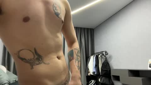 Max online show from April 12, 4:44 pm