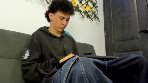 Max online show from February 22, 2:26 am