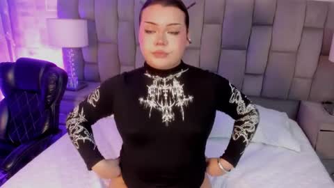 Maxine Minx online show from April 19, 12:55 am