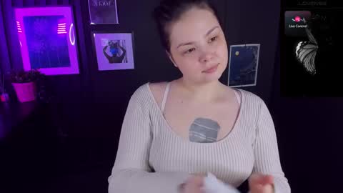 Snapshot of maya_muse chatting on February 17, 1:55 pm Woman online show from February 17, 1:55 pm