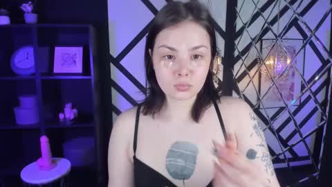 Snapshot of maya_muse chatting on March 2, 1:49 pm Woman online show from March 2, 1:49 pm