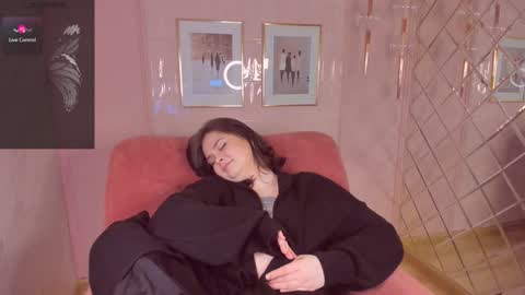 Snapshot of maya_muse chatting on January 24, 5:11 pm Woman online show from January 24, 5:11 pm