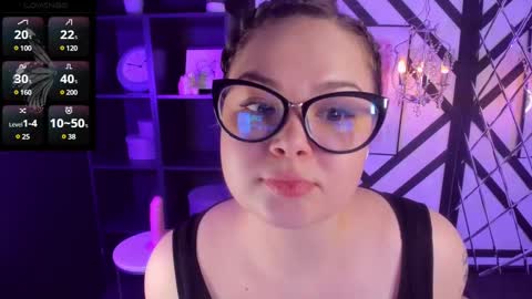 Snapshot of maya_muse chatting on February 20, 5:09 pm Woman online show from February 20, 5:09 pm